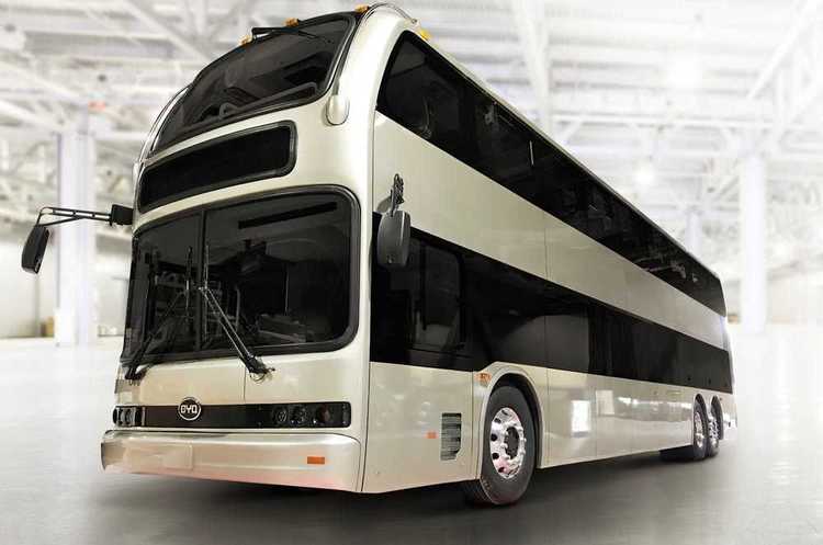 фото BYD BYD презентувала двоповерховий електробус, який проїжджає 370 км на одній зарядці
