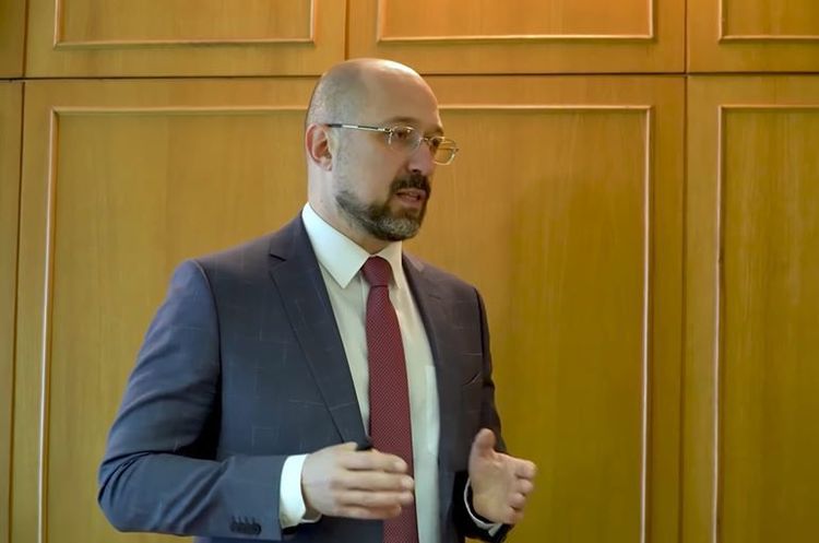 Денис Шмигаль Міністр розвитку громад і територій Шмигаль підтримує ліквідацію ДАБІ