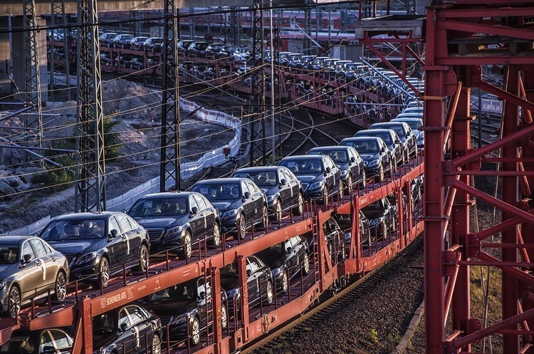 фото DR Продажі автомобілів в Китаї впали на 92% через коронавірус