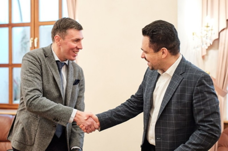 Ярослав Ніцак, генеральний директор Ericsson в Україні та Олександр Шелест, заступник міністра цифрової трансформації з питань розвитку цифрової інфраструктури Ericsson буде надавати консультаційну підтримку Мінцифрі у сфері 4G та 5G
