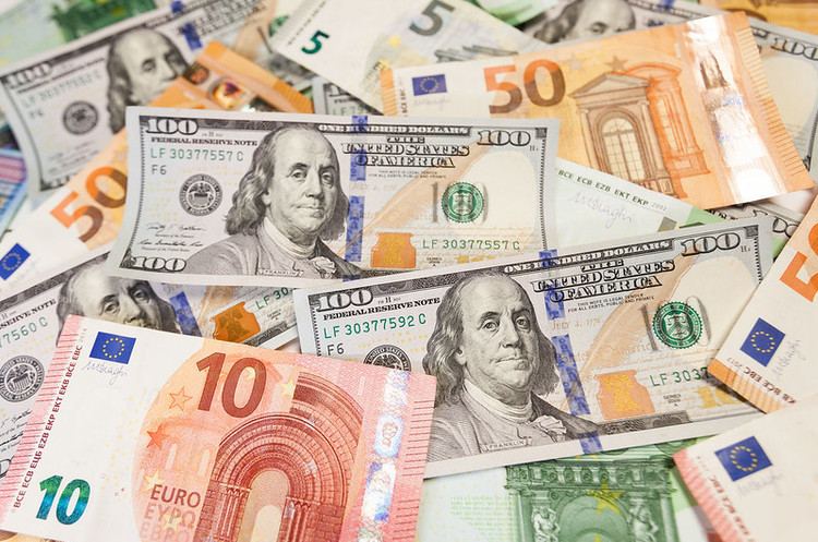 НБУ скоротив тижневу чисту купівлю валюти на 35,2% НБУ скоротив тижневу чисту купівлю валюти на 35,2%