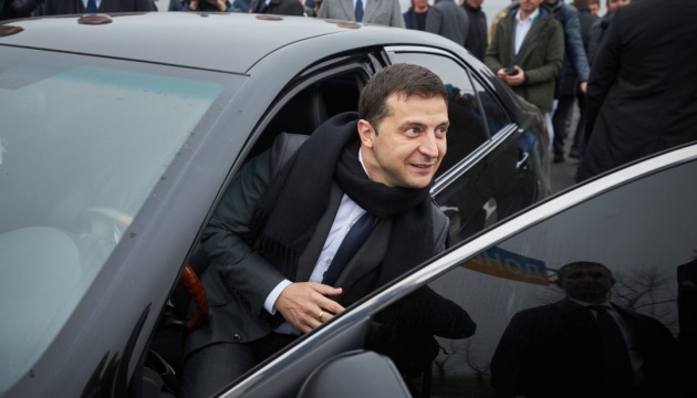 Володимир Зеленський Зеленський зустрів евакуйованих з Уханя українців у «Нових Санжарах»