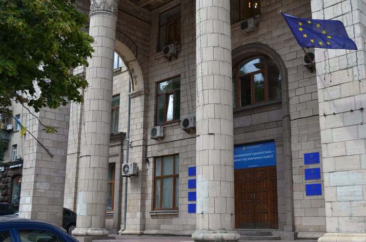 Зеленський провів кадрові перестановки в Нацраді з питань телебачення і радіомовлення Зеленський провів кадрові перестановки в Нацраді з питань телебачення і радіомовлення
