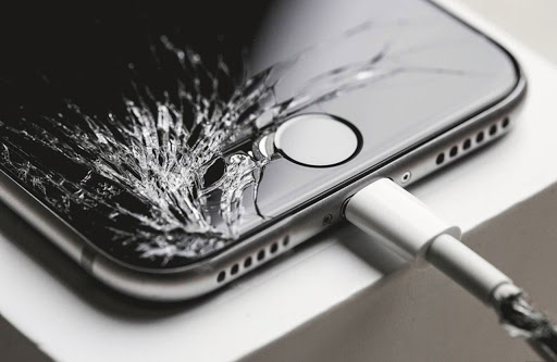 Apple попередила про нестачу iPhone через коронавірус Apple попередила про нестачу iPhone через коронавірус