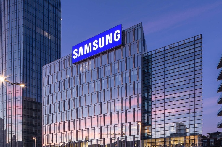 фото DR Samsung призупинила виробництво своїх гнучких смартфонів