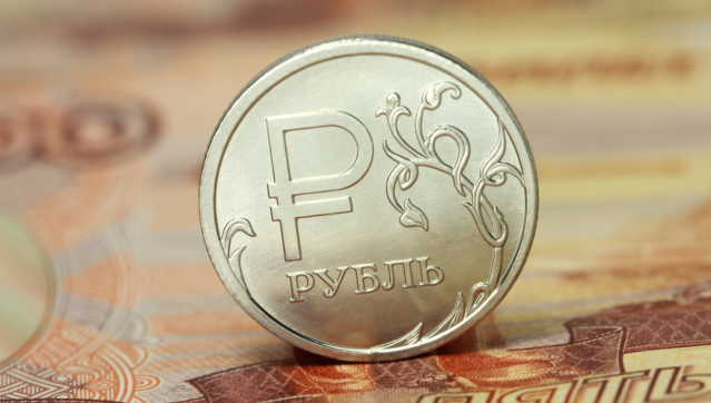 Російський рубль обвалився до чотирирічного мінімуму