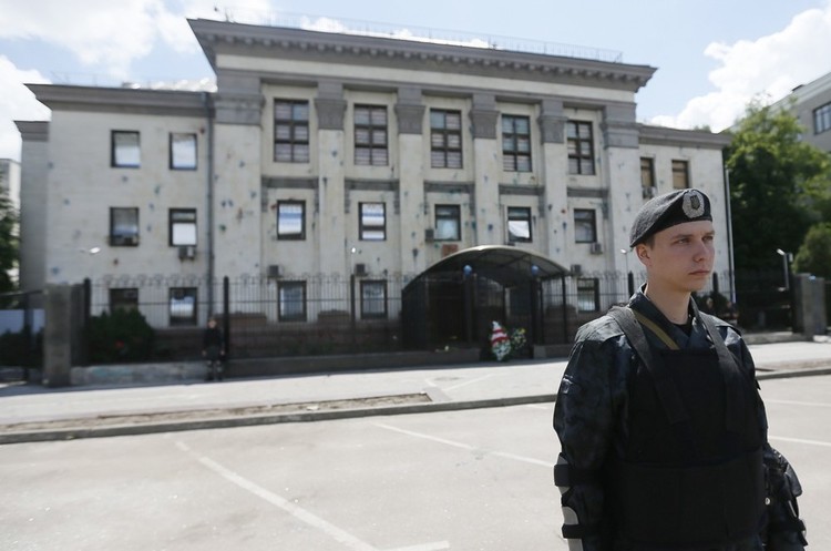 Київрада розірвала договори оренди з посольством РФ Київрада розірвала договори оренди з посольством РФ
