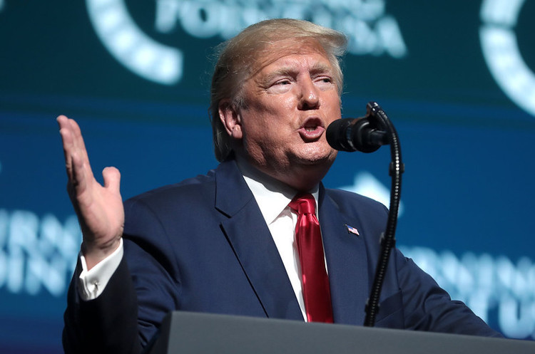Дональд Трамп В США через коронавірус оголосили надзвичайний стан