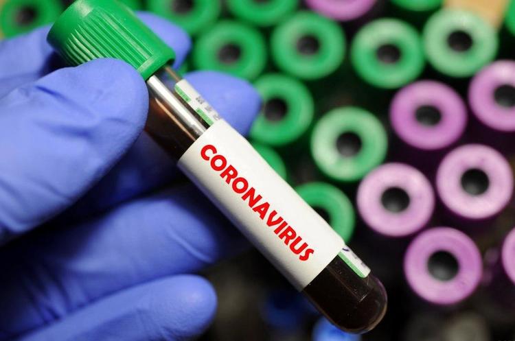 Три контактні особи померлої від коронавірусу жінки захворіли