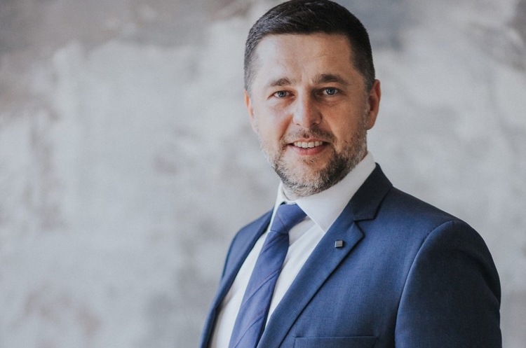 Віталій Шубін Дружина в.о. міністра енергетики отримує мільйон зарплати в холдингу Ахметова