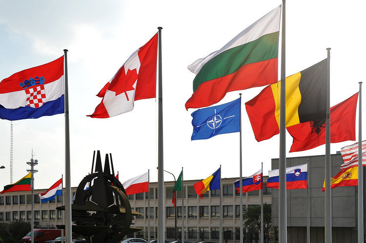 До складу НАТО увійшла ще одна країна До складу НАТО увійшла ще одна країна