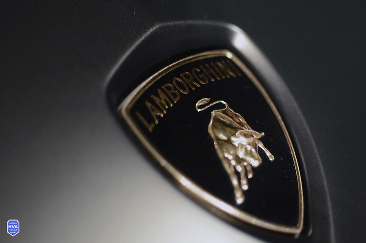 Lamborghini шитиме захисні маски та виготовлятиме захисні медичні щитки Lamborghini шитиме захисні маски та виготовлятиме захисні медичні щитки