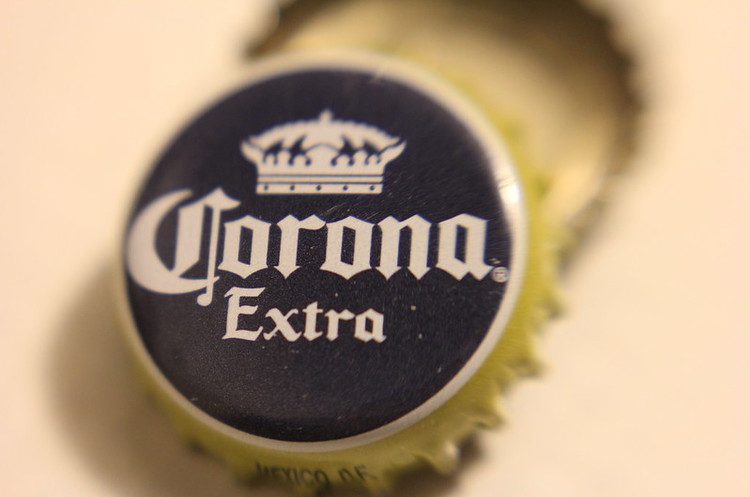 Виробник пива Corona призупинить виробництво через коронавірус Виробник пива Corona призупинить виробництво через коронавірус