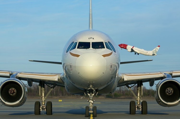 Airbus тимчасово зупинив виробництво літаків у США та ФРН Airbus тимчасово зупинив виробництво літаків у США та ФРН