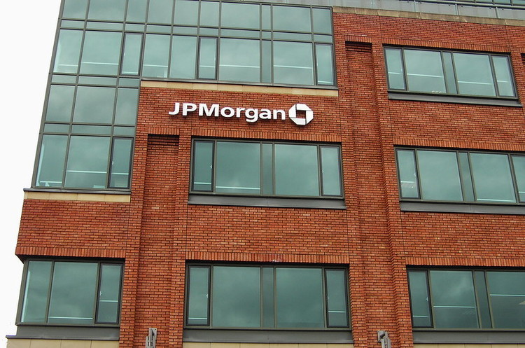 Прибуток JPMorgan обвалився до найнижчого рівня з 2013 року Прибуток JPMorgan обвалився до найнижчого рівня з 2013 року