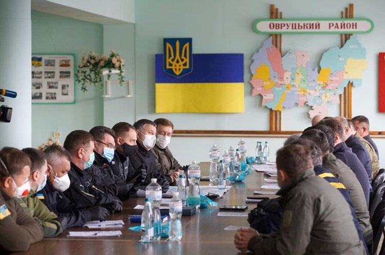 https://mvs.gov.ua Аваков: «Основна версія лісових пожеж на Житомирщині – підпал»