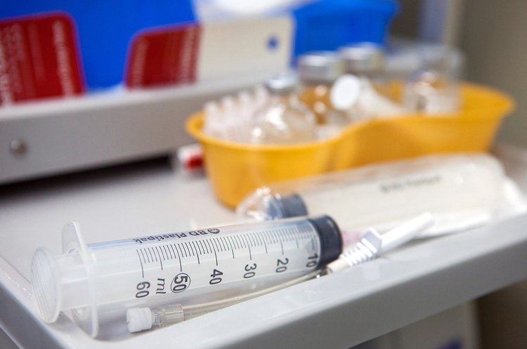 Британія розпочне тестування потенційної вакцини проти COVID-19 на людях цього тижня Британія розпочне тестування потенційної вакцини проти COVID-19 на людях цього тижня