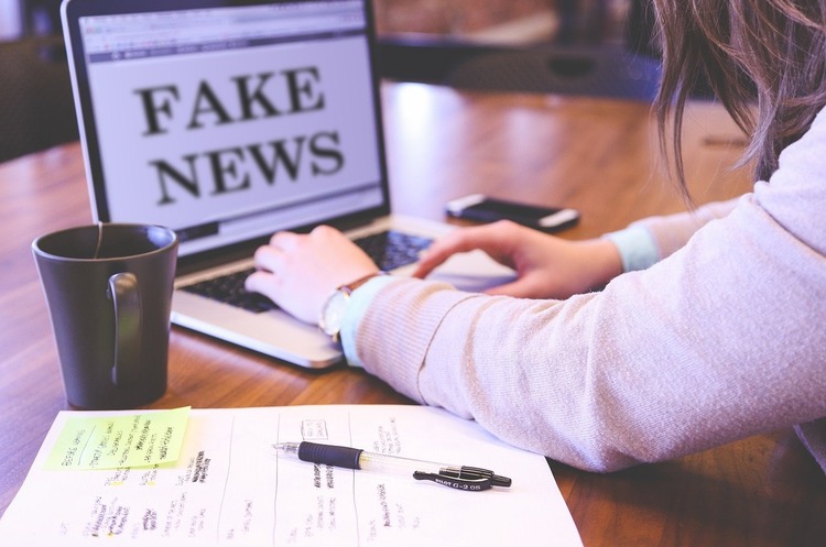 Лайкни пропаганду: як ми несвідомо беремо участь в інформаційних війнах Лайкни пропаганду: як ми несвідомо беремо участь в інформаційних війнах
