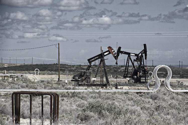 Нефть продолжает дорожать Нефть продолжает дорожать