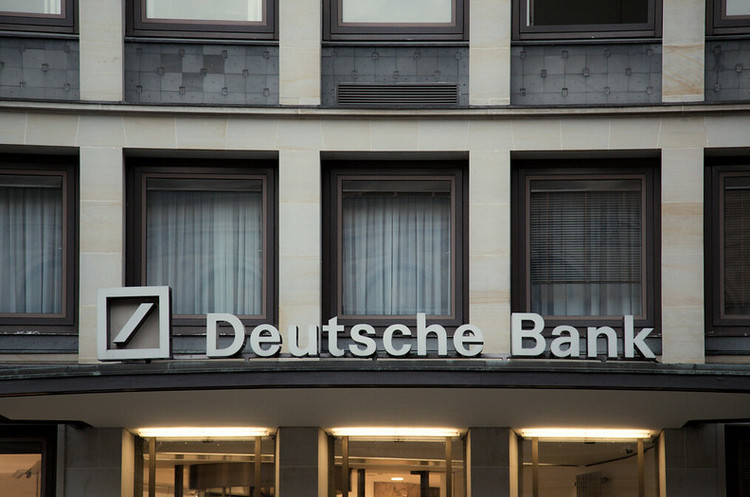 Прибуток Deutsche Bank в І кварталі склав 66 млн євро, тоді як рік тому -201 млн євро Прибуток Deutsche Bank в І кварталі склав 66 млн євро, тоді як рік тому -201 млн євро