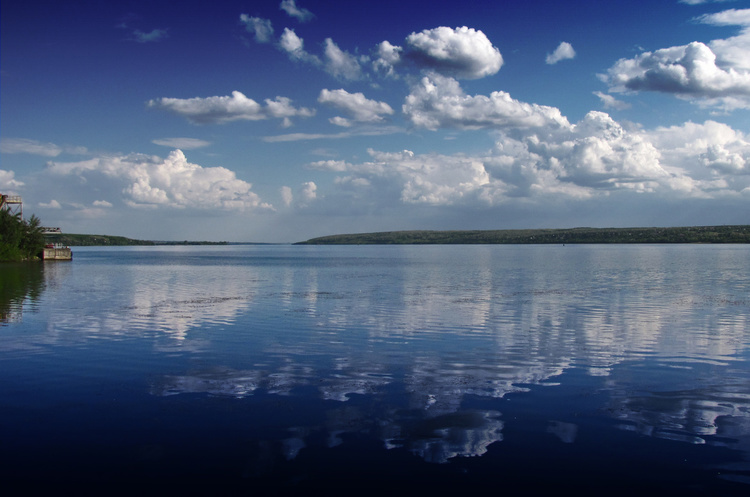 Дніпровське водосховище Через безсніжну зиму Україні загрожує дефіцит води