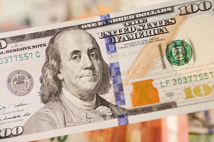 Населення вдвічі скоротило купівлю та продаж готівкової валюти в квітні – НБУ Населення вдвічі скоротило купівлю та продаж готівкової валюти в квітні – НБУ