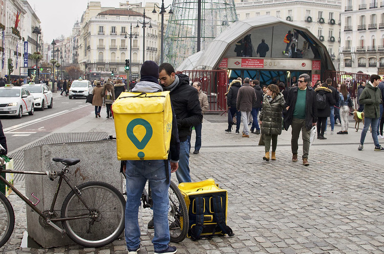 У Glovo стало удвічі більше користувачів в Україні під час карантину У Glovo стало удвічі більше користувачів в Україні під час карантину