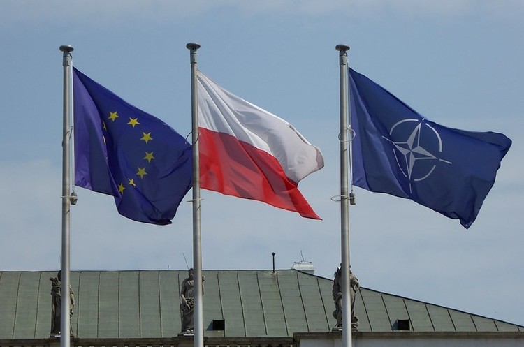 Польський Сенат відхилив ідею голосування на виборах президента поштою Польський Сенат відхилив ідею голосування на виборах президента поштою