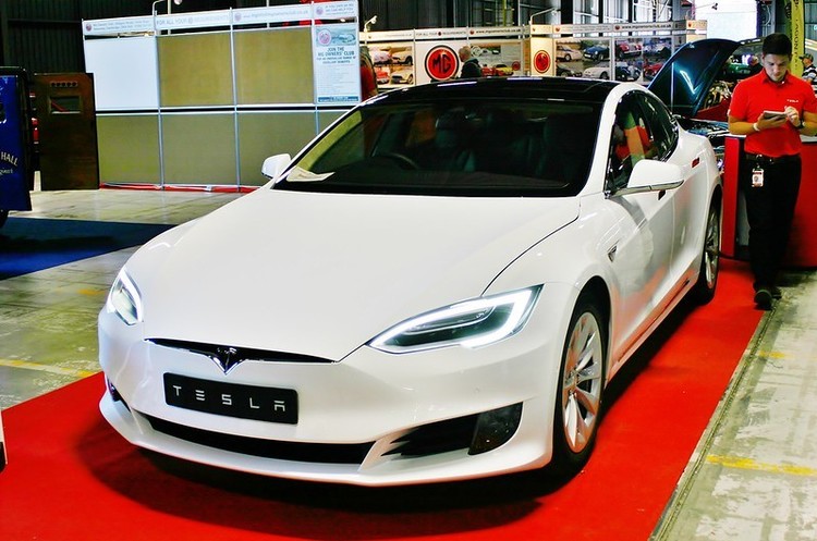 В Білорусі представили авто, яке здатне конкурувати з Tesla (ВІДЕО) В Білорусі представили авто, яке здатне конкурувати з Tesla (ВІДЕО)