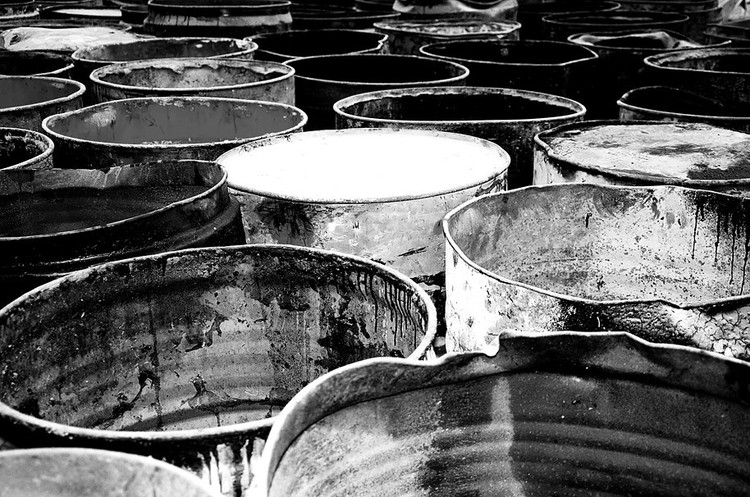 Ціни на нафту почали падати після учорашнього росту Ціни на нафту почали падати після учорашнього росту