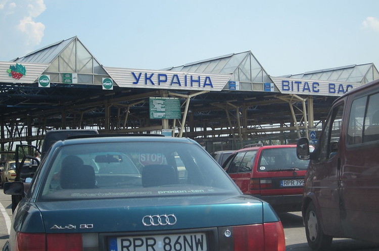 ЗМІ підрахували, скільки насправді українських заробітчан повернулися з Польщі за карантин ЗМІ підрахували, скільки насправді українських заробітчан повернулися з Польщі за карантин