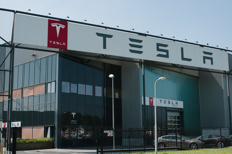 Tesla розробила секретний акумулятор, який зробить її електрокари дешевшими за бензинові авто