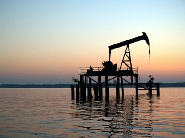Цены на нефть пошли вниз на фоне новостей из Китая Цены на нефть пошли вниз на фоне новостей из Китая