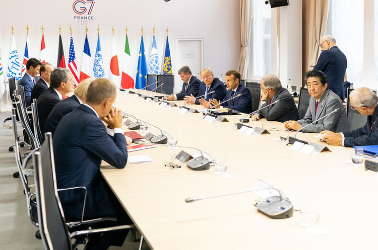 Трамп відклав саміт G7 та запропонував запросити туди Росію Трамп відклав саміт G7 та запропонував запросити туди Росію