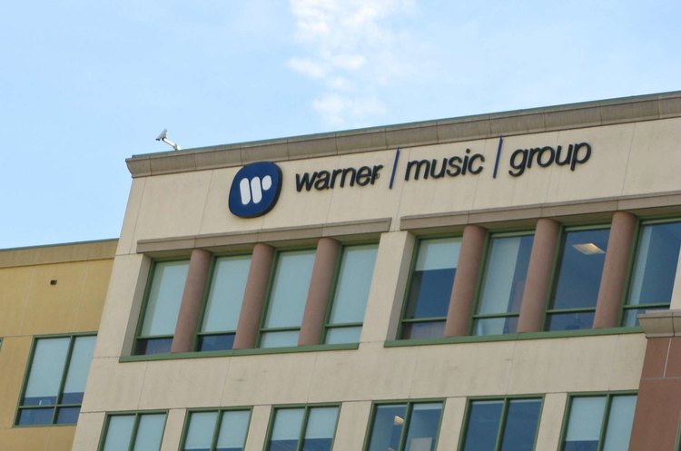 Warner Music залучила $1,93 млрд в рамках найбільшого IPO з початку року Warner Music залучила $1,93 млрд в рамках найбільшого IPO з початку року