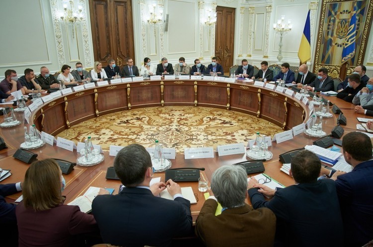 Кабмін оприлюднив проєкт оновленої програми своєї діяльності Кабмін оприлюднив проєкт оновленої програми своєї діяльності
