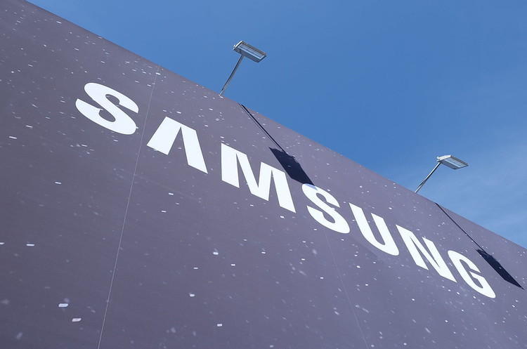 Samsung випустила найдешевший у США телефон з підтримкою 5G Samsung випустила найдешевший у США телефон з підтримкою 5G