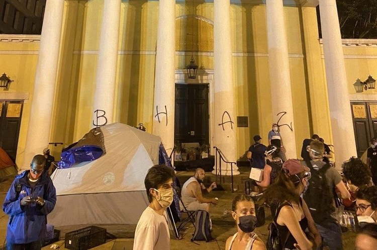 фото DR Протестувальники в Вашингтоні створили автономну зону поруч із Білим домом