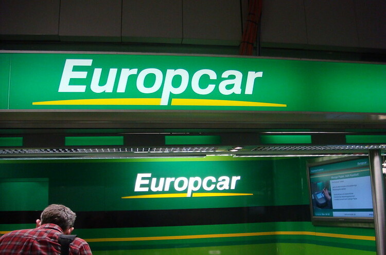 Volkswagen задумав купити компанію з прокату автомобілів Europcar Volkswagen задумав купити компанію з прокату автомобілів Europcar