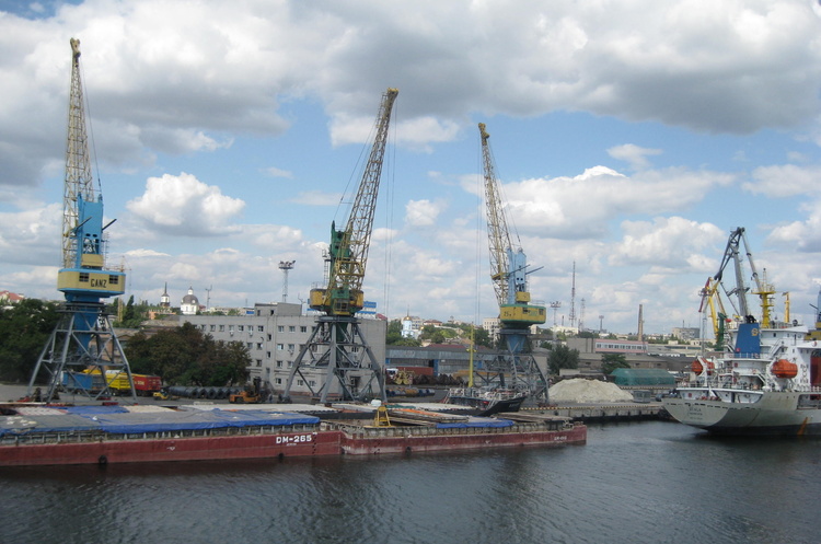 Мінінфраструктури та «Рисоіл-Херсон» підписали договір про концесію Херсонського МТП Мінінфраструктури та «Рисоіл-Херсон» підписали договір про концесію Херсонського МТП