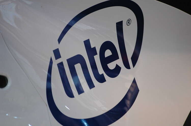 Intel інвестував понад $250 млн в індійську Jio Platforms Intel інвестував понад $250 млн в індійську Jio Platforms