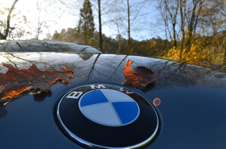 Продажі BMW впали на чверть у другому кварталі Продажі BMW впали на чверть у другому кварталі