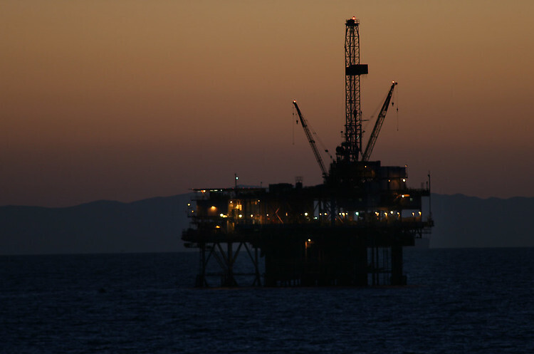 Іран скоротив нафтодобування до мінімуму за останні 40 років Іран скоротив нафтодобування до мінімуму за останні 40 років