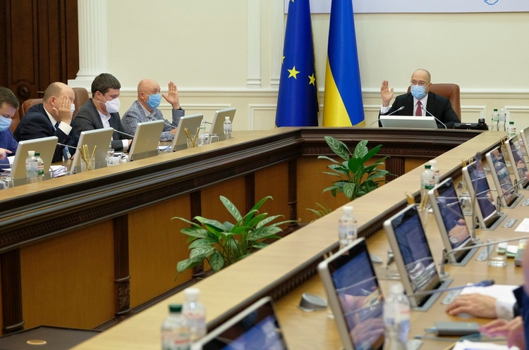 Кабмін дозволив закладам культури працювати до 23:00 Кабмін дозволив закладам культури працювати до 23:00