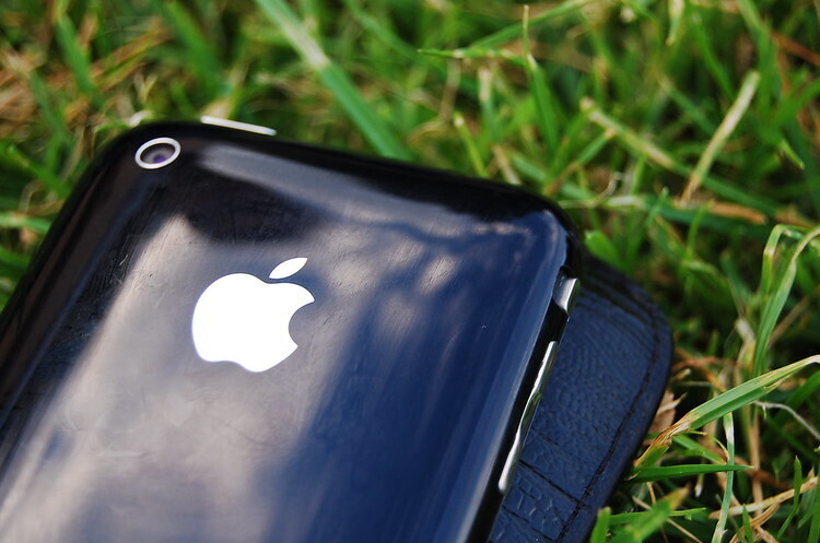 iPhone почали надто швидко розряджатись. Причину знайдено iPhone почали надто швидко розряджатись. Причину знайдено