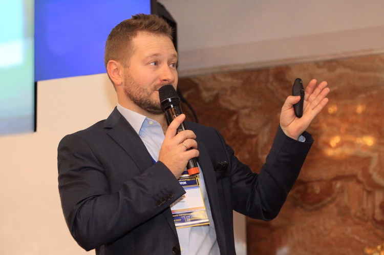 CEO Triangu: «Мы помогаем компаниям преодолеть силу человеческой инерции» CEO Triangu: «Мы помогаем компаниям преодолеть силу человеческой инерции»