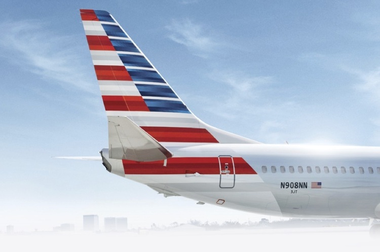 aa.com American Airlines восени може відправити 25 000 співробітників у неоплачувану відпустку