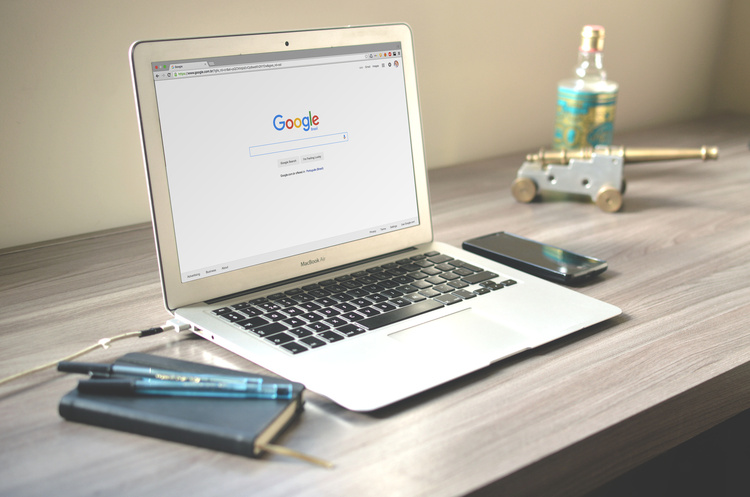 Google буде «банити» рекламу з теоріями змови щодо коронавірусу Google буде «банити» рекламу з теоріями змови щодо коронавірусу