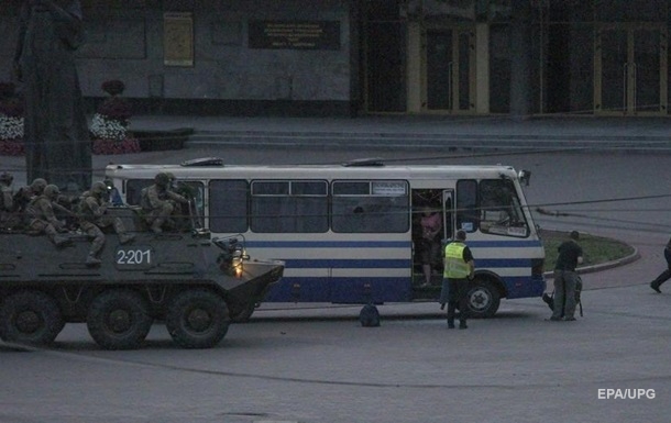 Луцький терорист: нові деталі затримання та звільнення заручників Луцький терорист: нові деталі затримання та звільнення заручників
