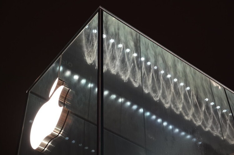 Низка американських штатів підозрюють Apple в обмані користувачів Низка американських штатів підозрюють Apple в обмані користувачів